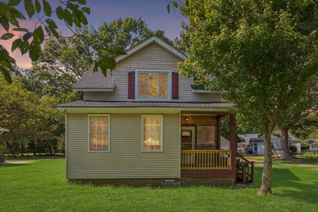 Building Photo - 144 Nelson Dr