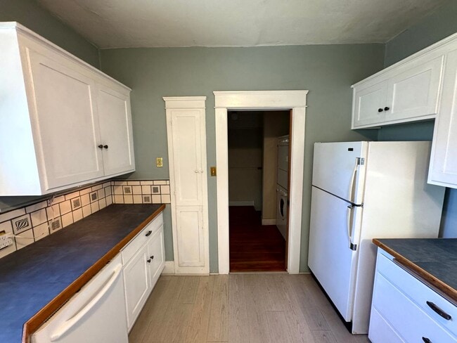 Building Photo - 4 Bedroom House Near Downtown Eugene