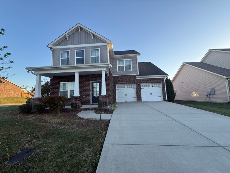 Building Photo - 1015 Westgate Dr