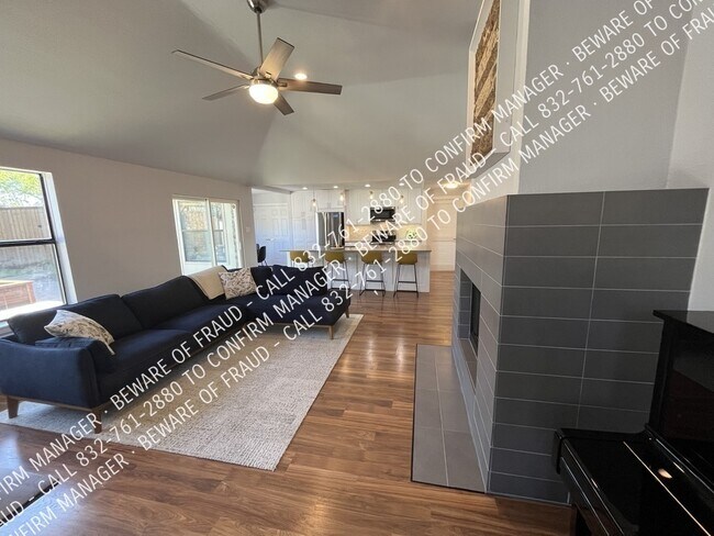 Building Photo - 645 Thompson Dr