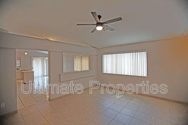 Building Photo - 3232 W Lone Cactus Dr