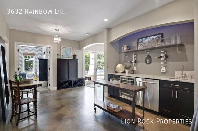 Building Photo - 3632 Rainbow Dr