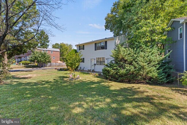 Building Photo - 348 Woodlawn Terrace