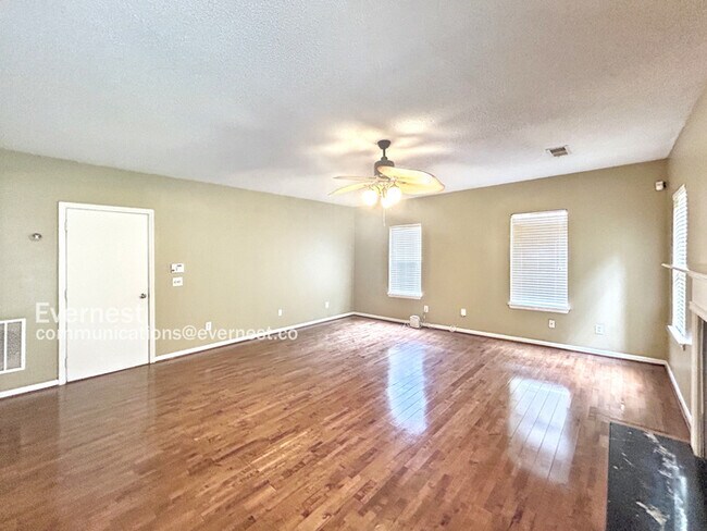 Building Photo - 7105 Mahogany Dr
