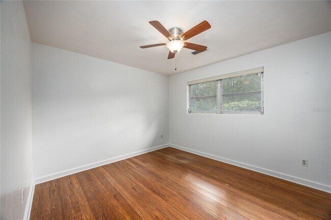 Building Photo - 1421 NW 30th St