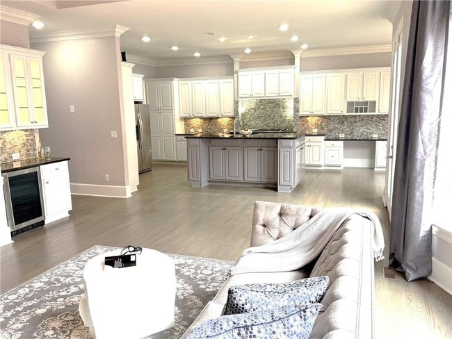 Building Photo - 4738 Ivy Ridge Dr SE