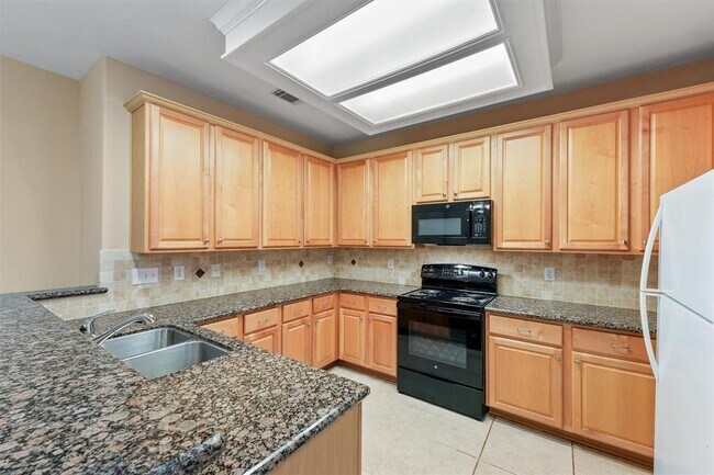 Building Photo - 2011 Marchwood Manor Dr