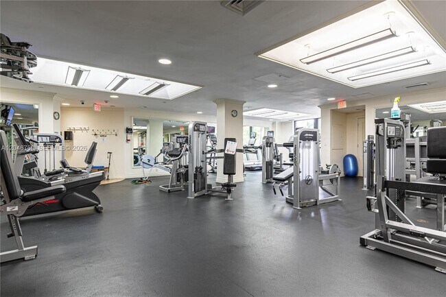 Building Photo - 1111 Crandon Blvd
