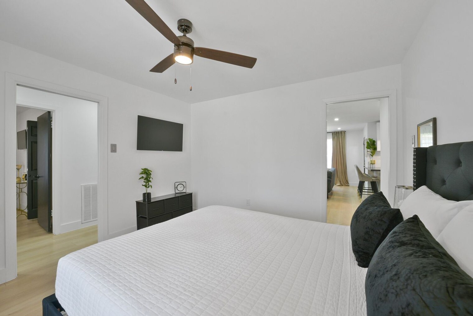 Building Photo - 6230 Rena St