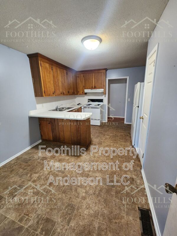 Building Photo - 418 W Fredericks St