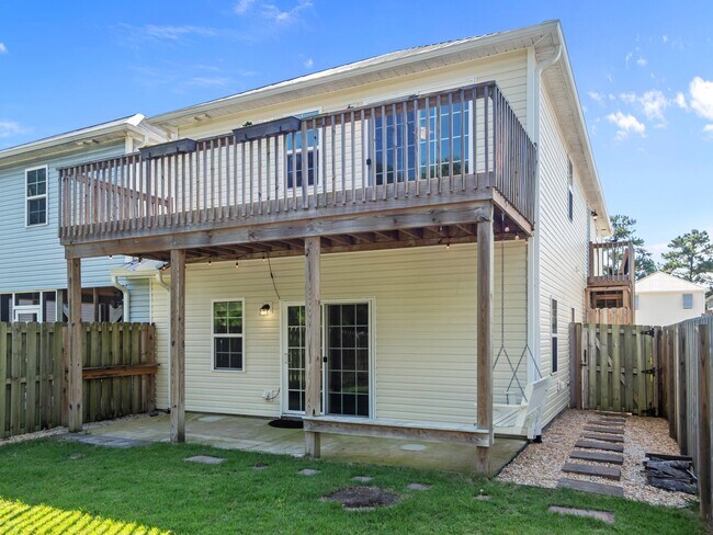 Back Patio - 139A James Ave