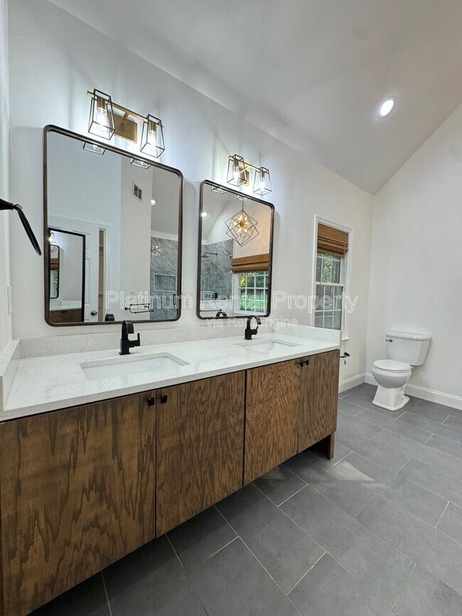 Building Photo - 3250 Hopewell Chase Dr