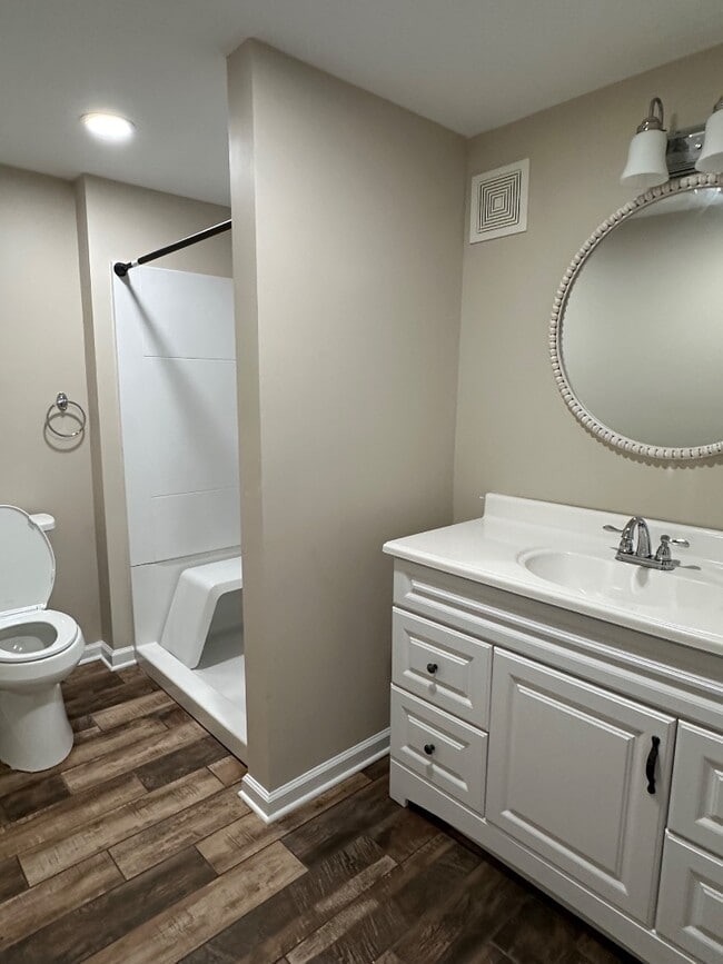 Building Photo - 3928 Inwood Dr