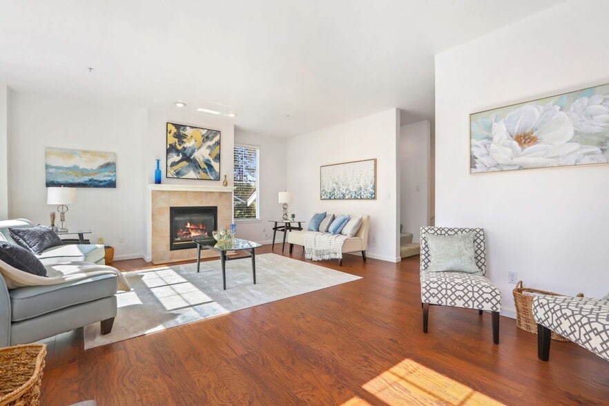 Building Photo - 13000 Admiralty Way