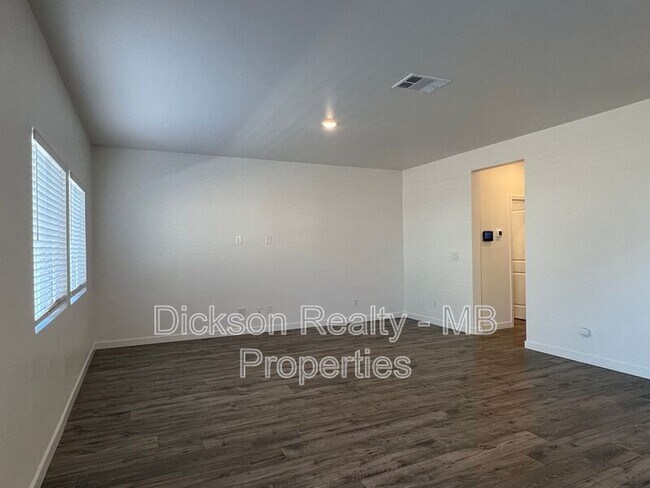 Building Photo - 8923 Wolf Moon Dr