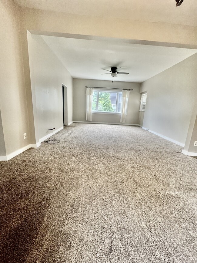 Building Photo - 412 N Martin St