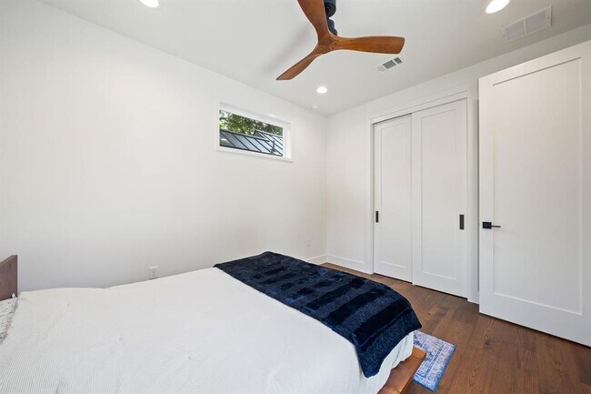 Building Photo - 2609 Willow St