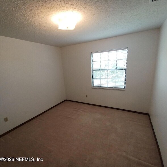 Building Photo - 2295 Foxwood Dr