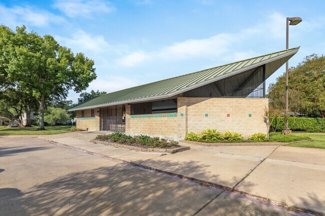 Building Photo - 5111 Crystal Bay Dr