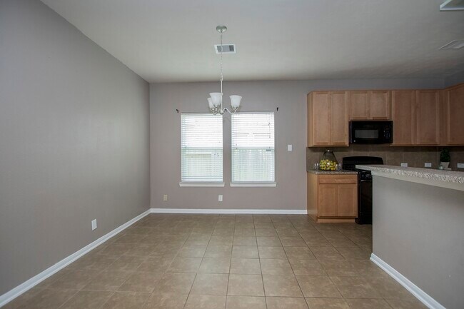 Building Photo - 2209 Onyx Ct