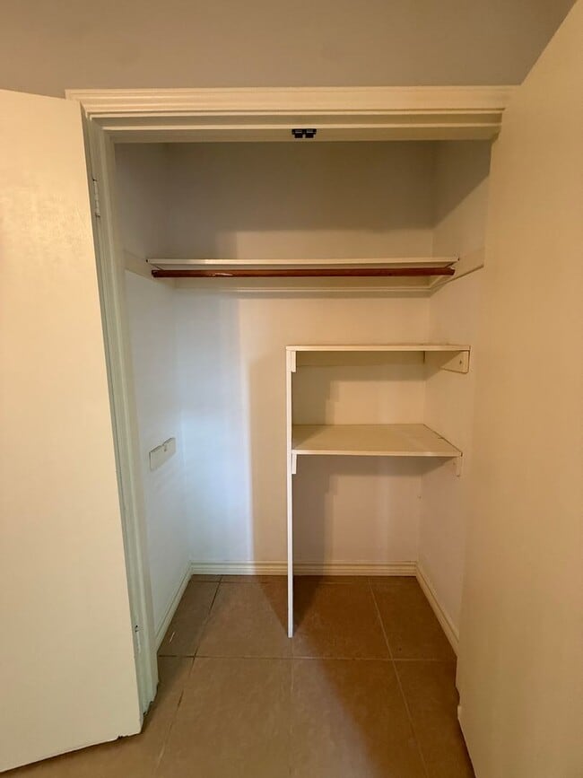 Building Photo - 3-bed/2-bath near Paluxy/Grande!
