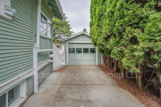 Building Photo - 2308 Harney St