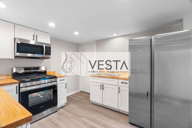 Building Photo - 2383 Dutch Cove Rd