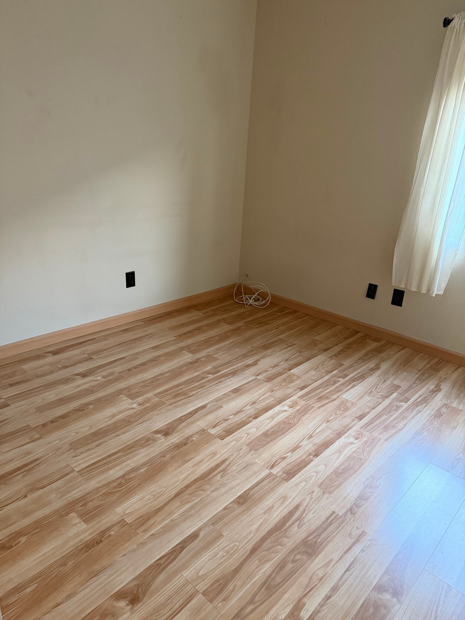 Building Photo - 2443 Avenida Flores