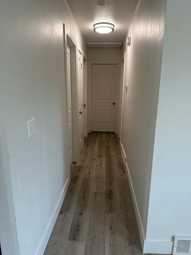 Building Photo - Beautiful home in Salt Lake!!