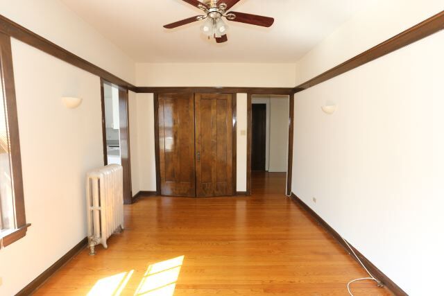 Building Photo - 821 W Waveland Ave