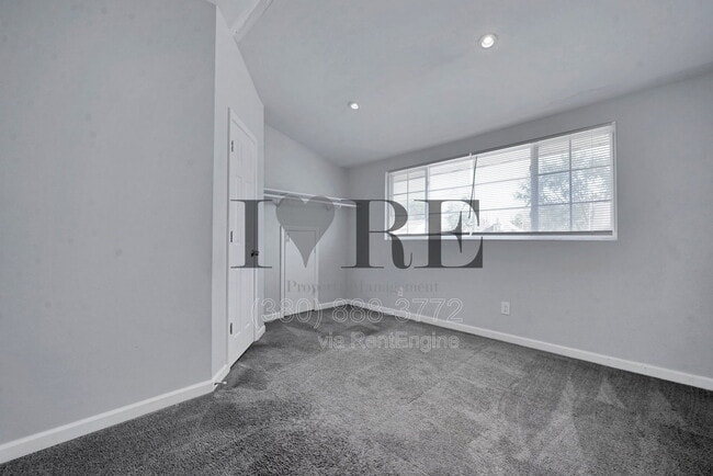 Building Photo - 1555 Myrtle Ave