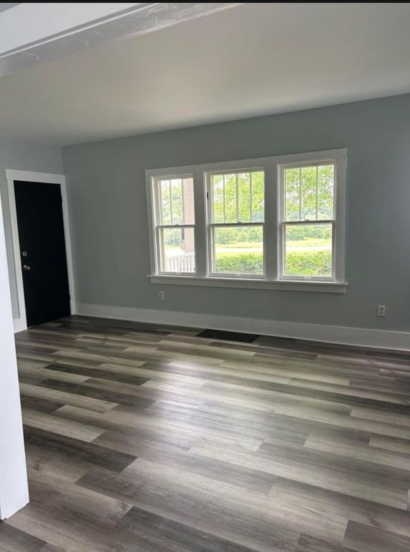 Building Photo - 1605 Kearsley Park Blvd