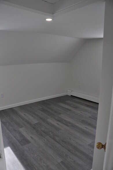 Building Photo - 703 Blossom St