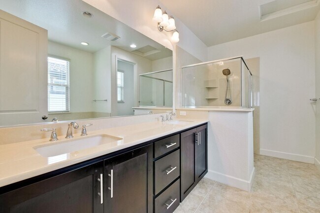 Building Photo - Gorgeous Santa Clara Home with Pool, EV Ho...