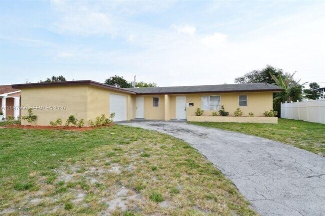 Building Photo - 4304 N Shore Dr