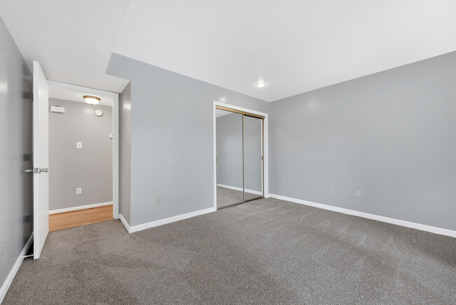 Building Photo - 102 Lantana Ln