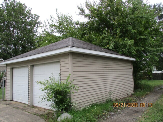 Building Photo - 2022 Catalpa St
