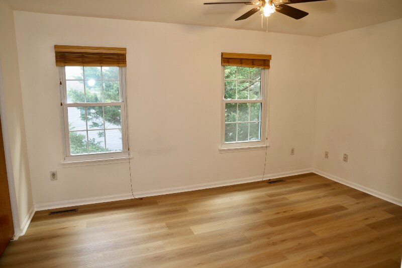 Building Photo - 814 Cobble Creek Curv