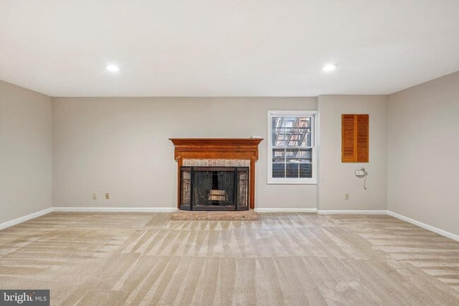 Building Photo - 2917 Village Spring Ln