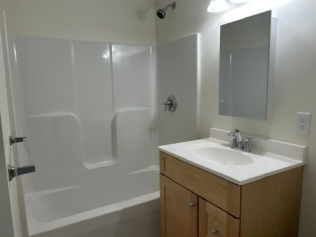 Building Photo - 28 Green Leaves Dr