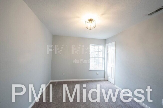 Building Photo - 18058 Cristin Way