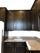 Building Photo - 557 Richmond Dr