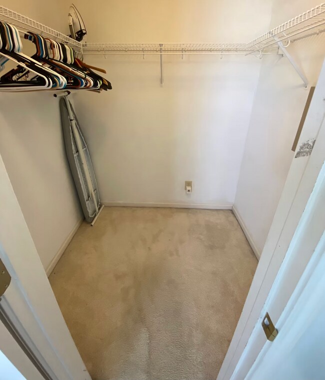 Building Photo - 5731 Blackley Ln