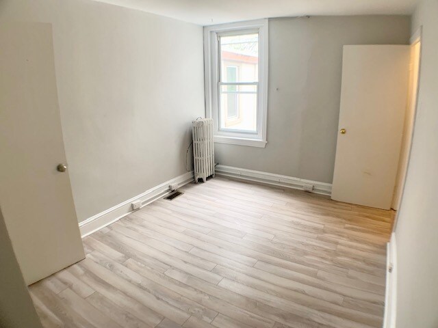 Building Photo - 164 Markle St