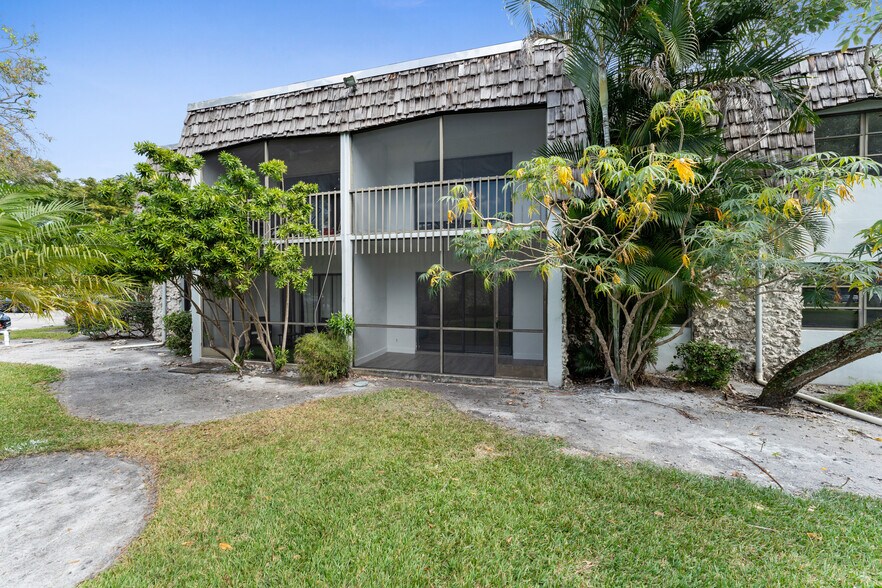 Building Photo - 3105 Oakland Shores Dr