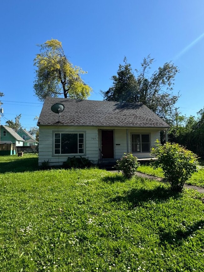 Building Photo - Charming Springfield Home