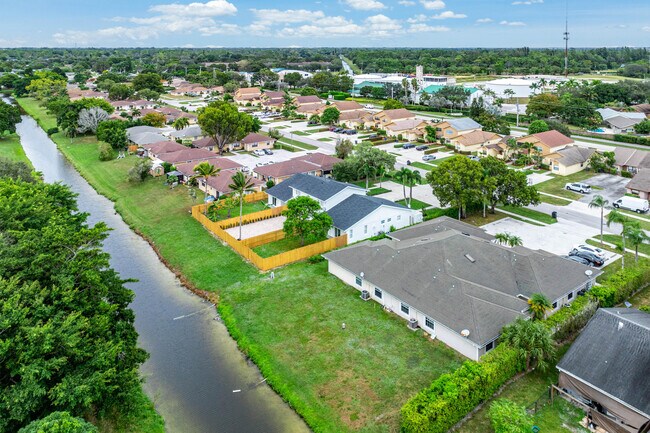 Building Photo - 1303 White Pine Dr