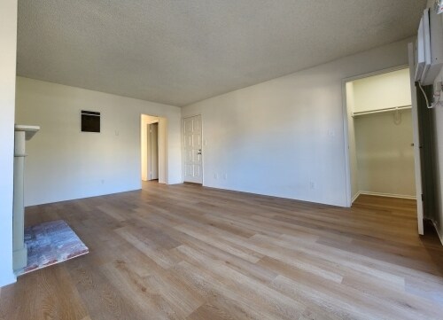 Interior Photo - 3703 Inglewood Blvd