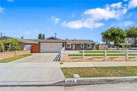 Building Photo - 5892 Meadowlark Dr