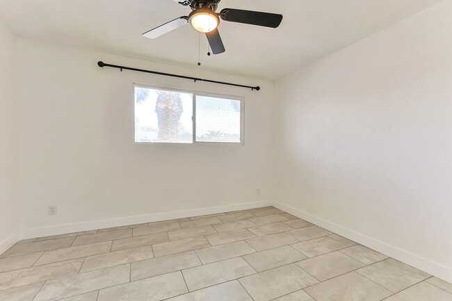 Building Photo - Massive Remodeled Tri-Level Near ASU with Diving Pool